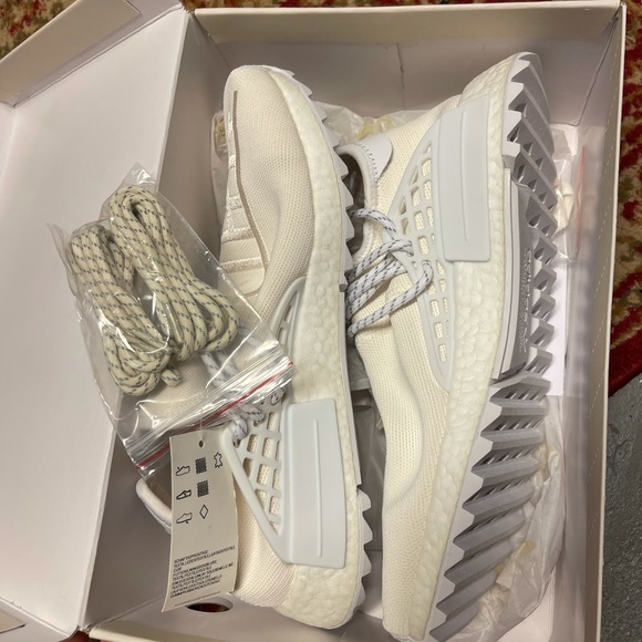 Never used Pharrell Williams - Picture 5 of 6